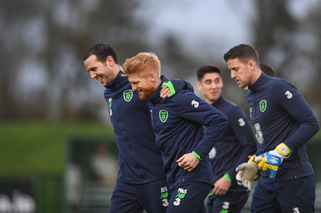 Ảnh bài viết O'Shea "chung lưng đấu cật" với đồng đội, sẵn sàng nghênh chiến Đan Mạch 