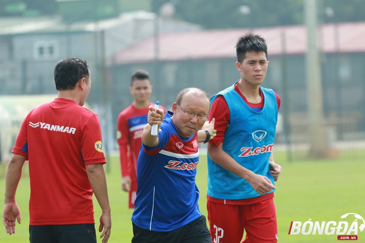 Ảnh bài viết HLV Park Hang-seo mở lớp “mầm non” dạy lại phòng ngự cố định 