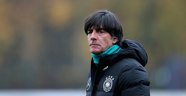 Ảnh bài viết Joachim Low "xuống sắc" thê thảm vì cái rét ở Đức