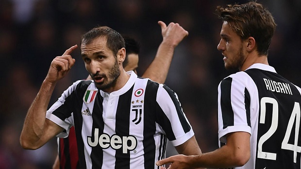 Chiellini tố Pep Guardiola hủy hoại một thế hệ hậu vệ