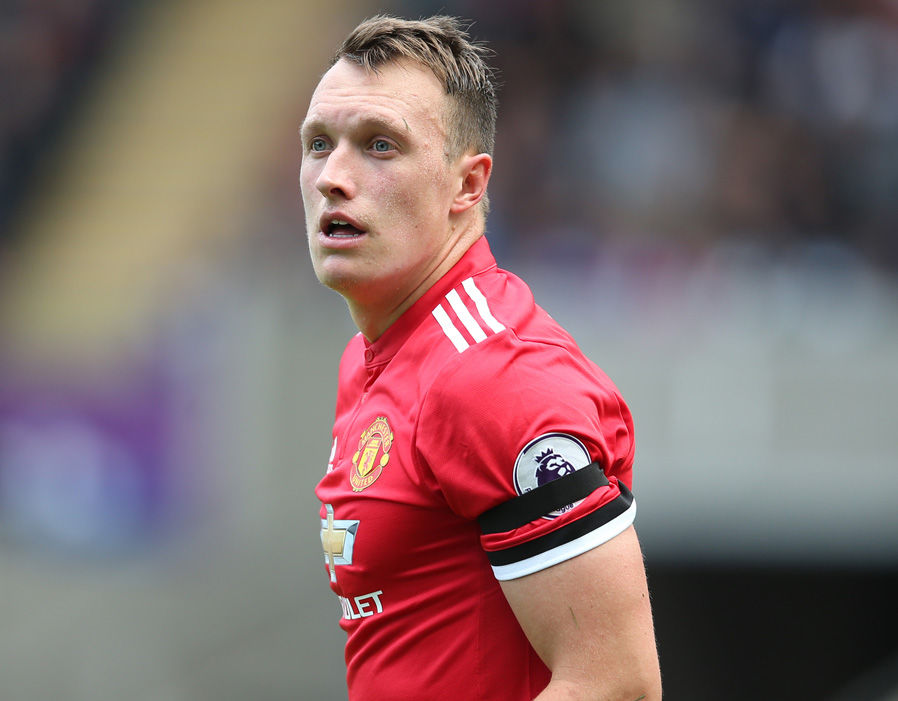 Ảnh bài viết Điểm tin sáng 11/11: M.U điêu đứng vì Phil Jones; Atletico ve vãn Herrera