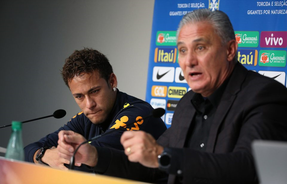 Ảnh bài viết Neymar òa khóc giữa phòng họp báo khi nhắc về PSG