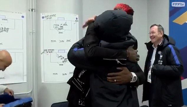 Ảnh bài viết Lên tuyển, Paul Pogba không quên làm nhiệm vụ tuyển trạch cho Man Utd