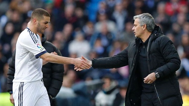Ảnh bài viết Benzema từng mất bình tĩnh khi bị Mourinho so sánh với chó mèo