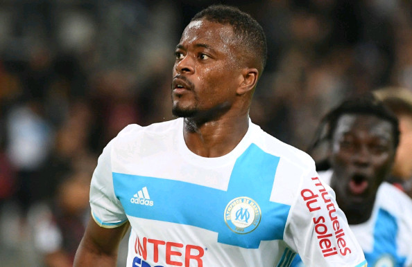 Ảnh bài viết Bị Marseille hắt hủi, Evra vẫn đắt hàng