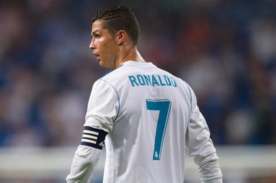 Ảnh bài viết Ronaldo phải ở lại Real vì bị Man Utd 'chê'