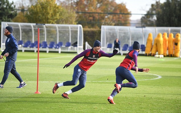 Ảnh bài viết Tuyển Anh chơi trò cút bắt ở buổi tập thứ 2 trước đại chiến Brazil