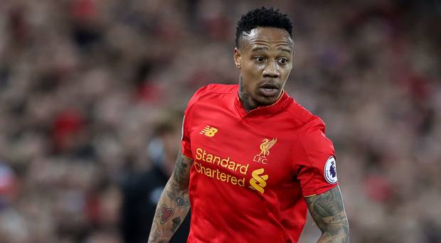 Liverpool sẽ mất trụ cột nơi hàng thủ thêm 3 tháng?