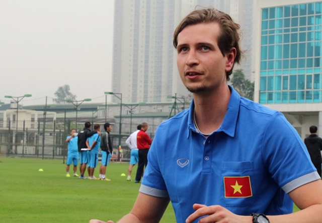 Chuyên gia vật lý trị liệu Pablo Lester Sawicki chia tay ĐT Việt Nam