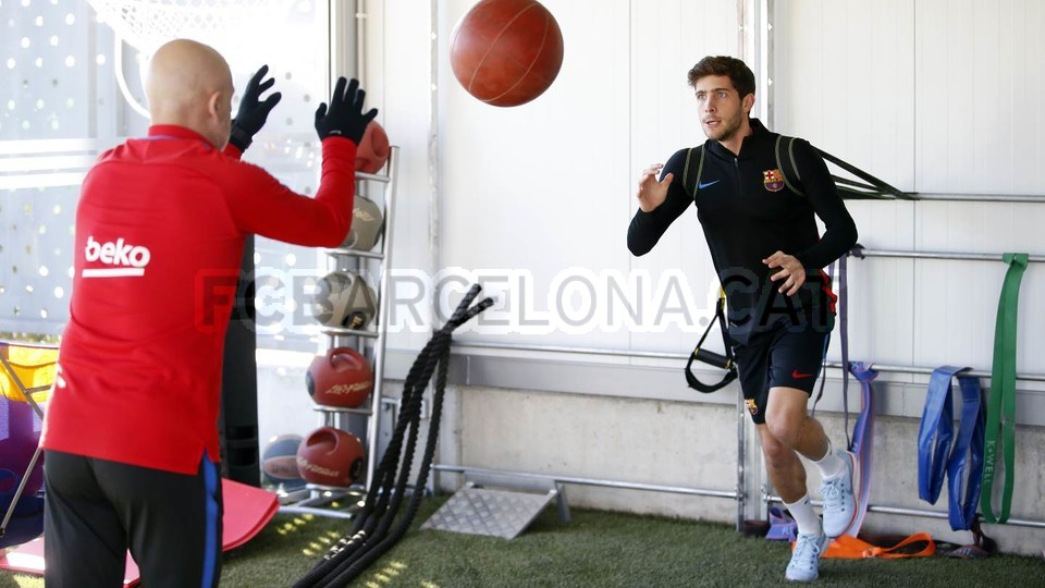 Ảnh bài viết La Liga tạm nghỉ, dàn sao Barcelona vẫn tập bở hơi tai