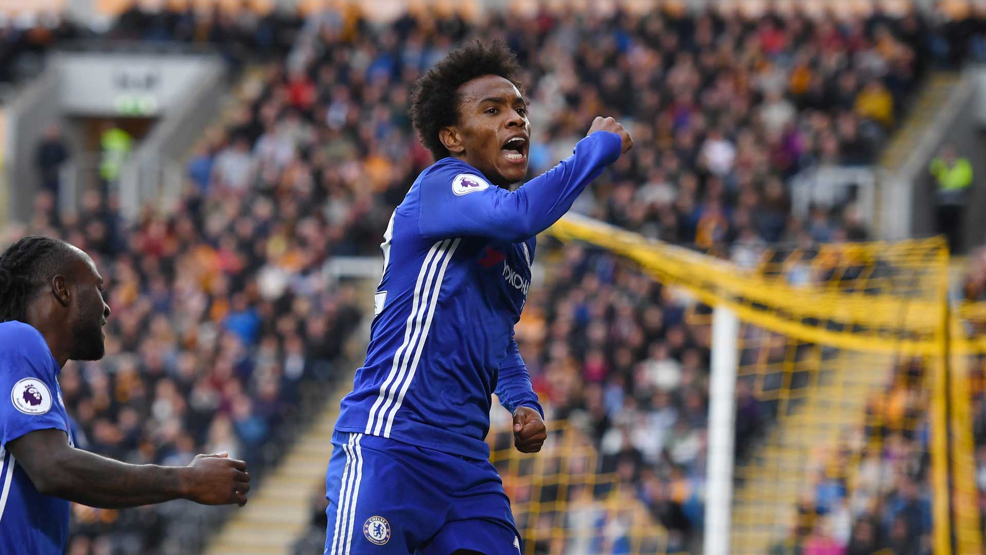 Willian không ngại chê bai chính sách chuyển nhượng của HLV Conte