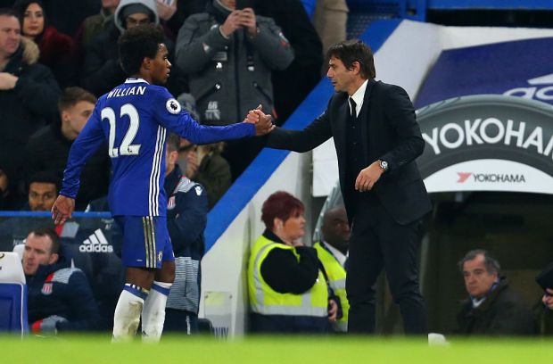 Willian tính đường tới Milan sau khi bật lại Conte
