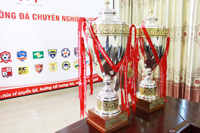 Ảnh bài viết Đội vô địch V-League 2017 sẽ được nhận 2 chiếc cúp