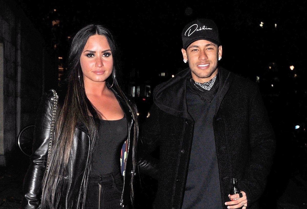 Neymar kết thân showbiz, sẵn sàng thay David Beckham?