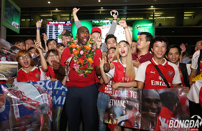 Huyền thoại Arsenal muốn nối gót Ryan Giggs phát triển bóng đá trẻ Việt Nam