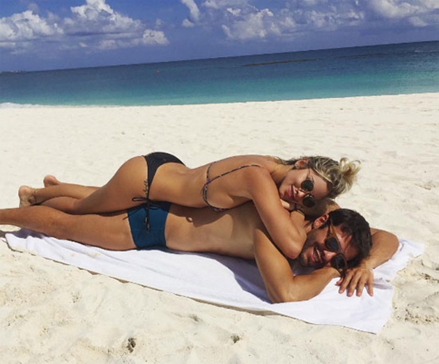 Ảnh bài viết Kaka khoe ảnh khám phá hang động cùng bồ xinh