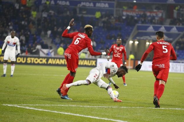 Highlights: Lyon 0-0 Montpellier (Vòng 13 Ligue 1)