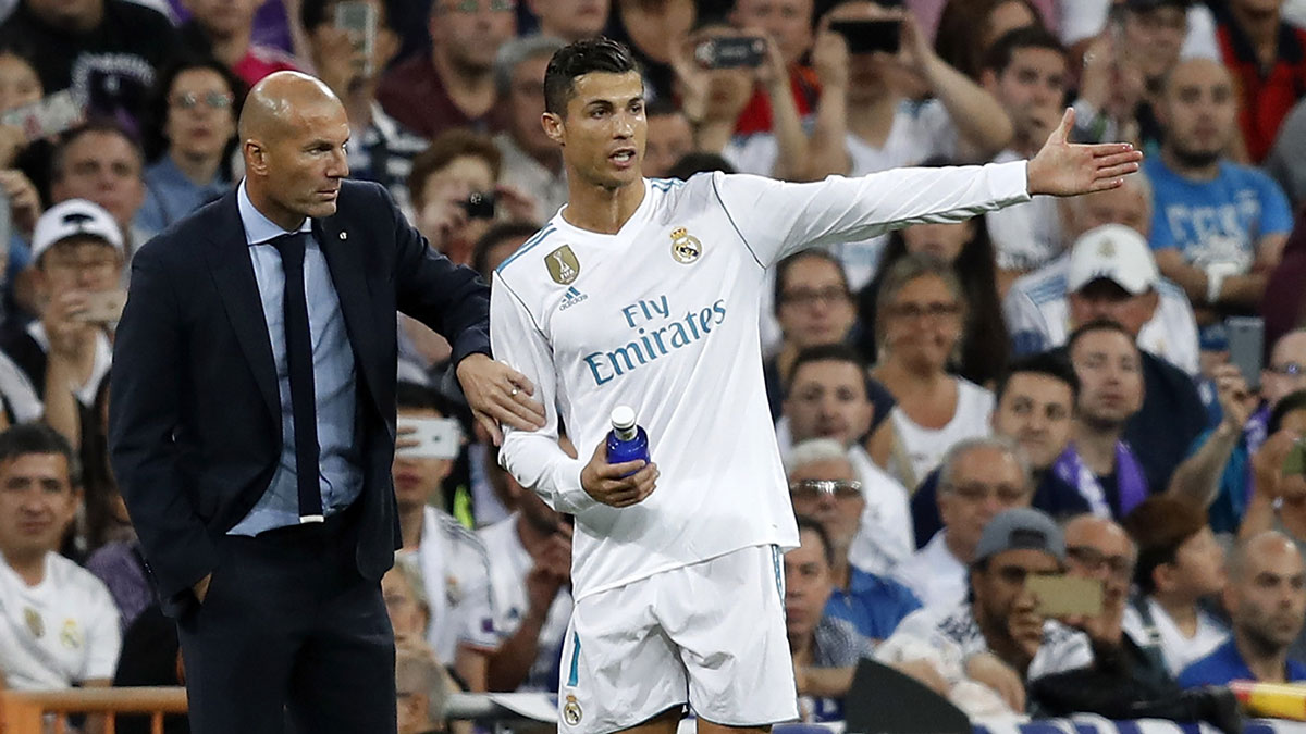 Ảnh bài viết Real Madrid loạn: Zidane rối trong "cái bẫy" của Ronaldo