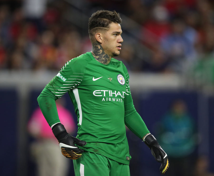 10 thủ môn chuyền tốt nhất Ngoại hạng Anh: Dị nhân Man City