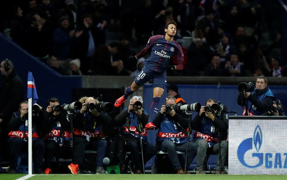 Ảnh bài viết Neymar và Cavani thân mật, PSG khiến châu Âu khiếp đảm