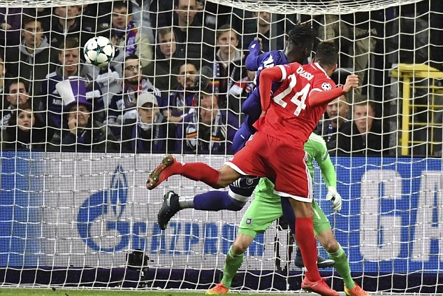 Tolisso tỏa sáng, Bayern chật vật rời Bỉ với 3 điểm