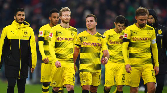 Dortmund: Hoàng hôn dần tắt trên Signal Iduna Park