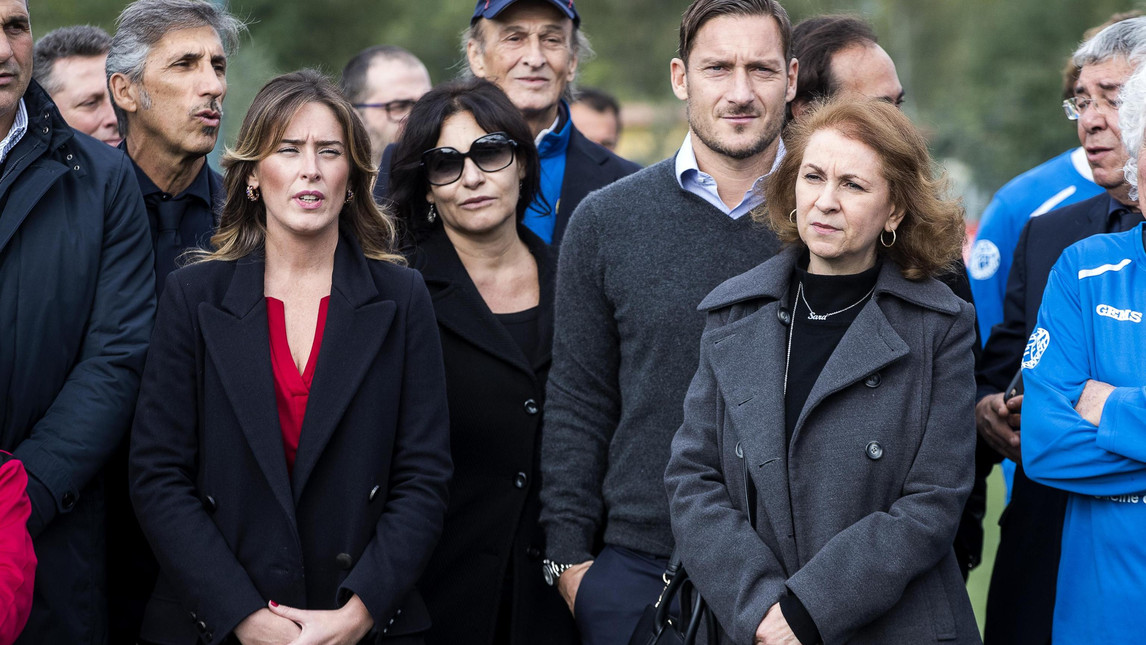 Ảnh bài viết Totti đứng lên đòi công bằng cho phái yếu