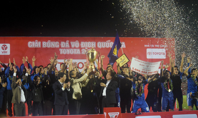 Điểm tin bóng đá Việt Nam sáng 26/11: Quảng Nam trở thành tân vương V-League