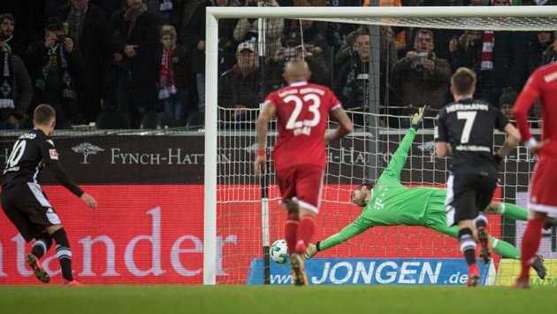 Highlights: M'Gladbach 2-1 Bayern Munich (Vòng 13 Bundesliga)