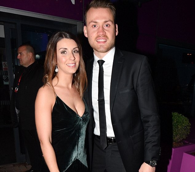 Ảnh bài viết Dàn WAGs Liverpool đầy gợi cảm dự tiệc từ thiện của James Milner