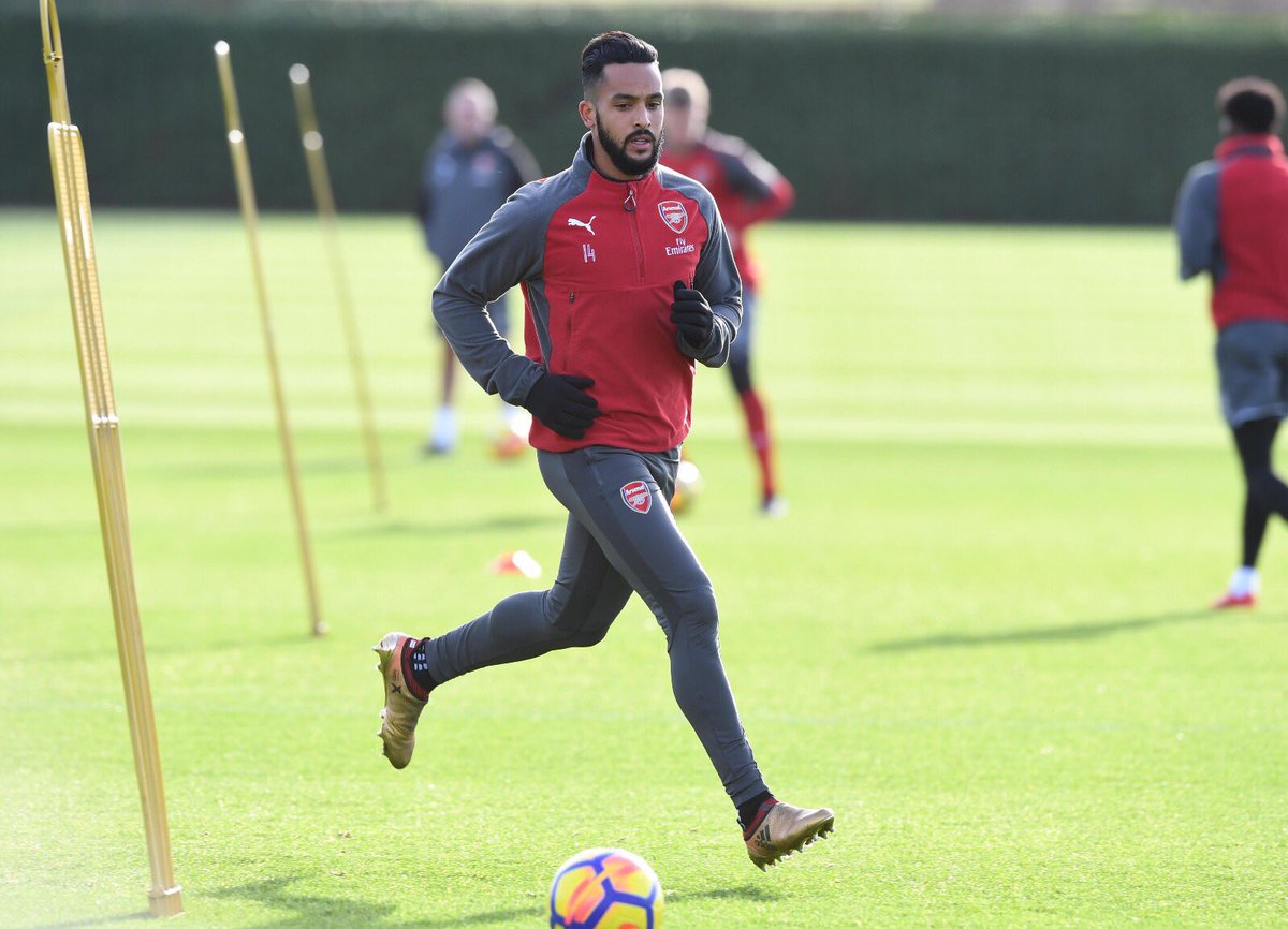 Ảnh bài viết Walcott và Ozil trở lại, Arsenal sẵn sàng đấu Huddersfield