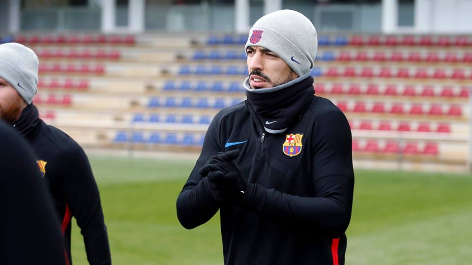 Ảnh bài viết Luis Suarez run cầm cập khi bước ra sân tập