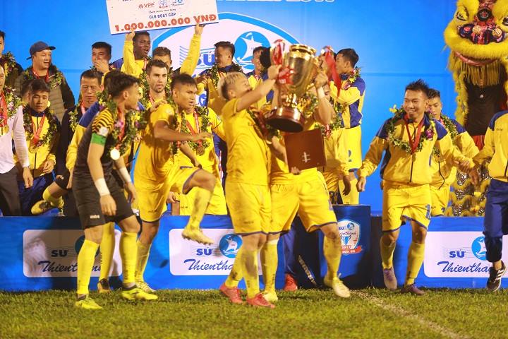 SLNA vô địch Cúp QG 2017: Cơn mưa rào giữa trời nắng hạn