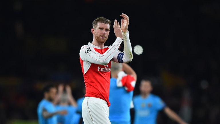 Điểm tin sáng 02/12: M.U bị người Arsenal doạ dẫm; Ramos cô lập Ronaldo