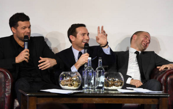 Ảnh bài viết Trở lại Chelsea, Lampard cười khoái chí bên cạnh Ballack và Cole