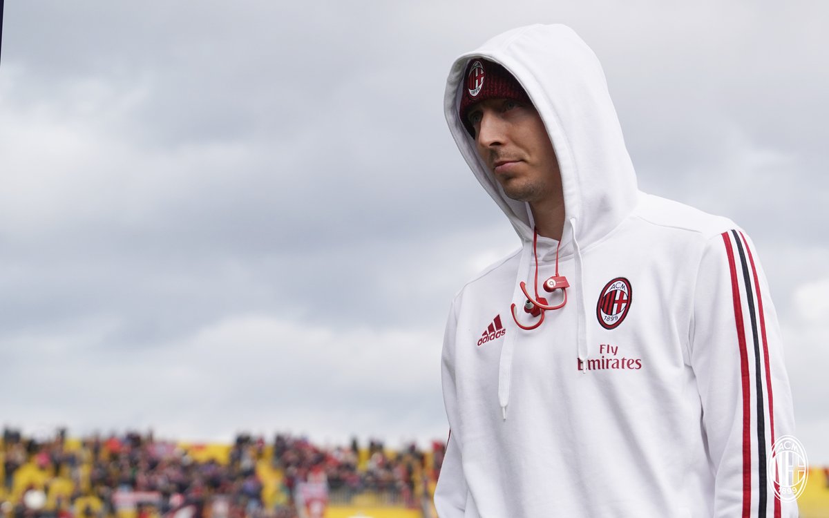 Ảnh bài viết Sao Milan căng thẳng trong ngày "tê giác" ra mắt