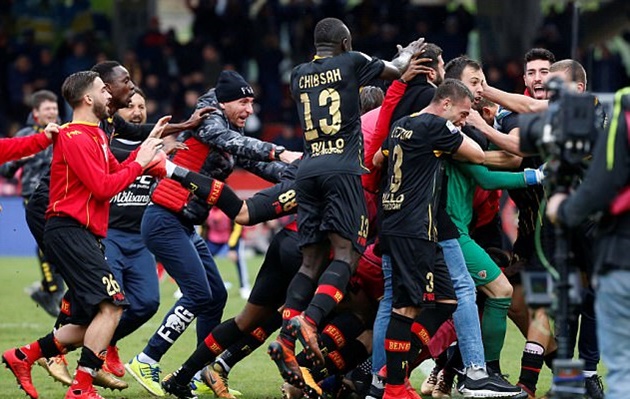 Cận cảnh Benevento ăn mừng như thể vô địch Serie A