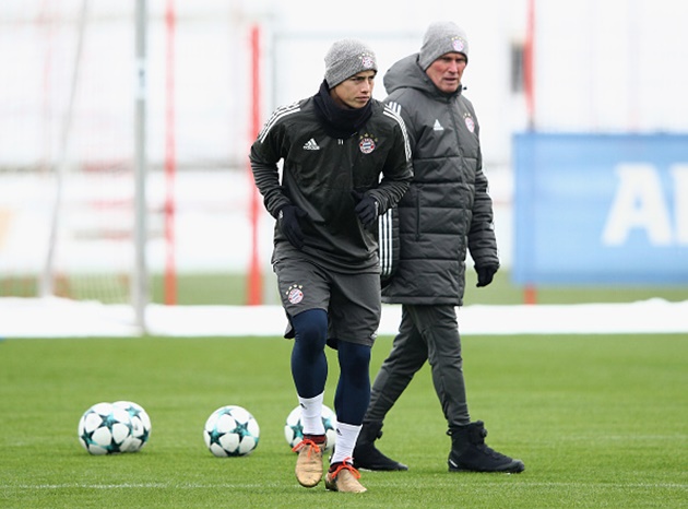 Ảnh bài viết Rét run người, Heynckes vẫn xua quân ra sân tập