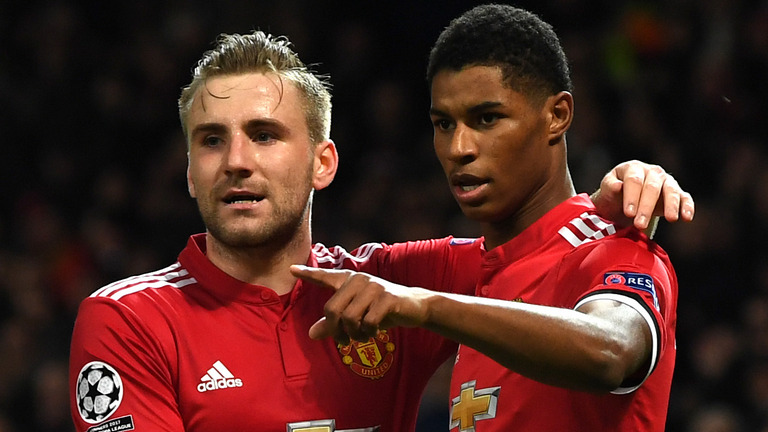 Điểm tin sáng 06/12: M.U lập kỉ lục đậm chất Mourinho; Arsenal áp sát sao Sevilla