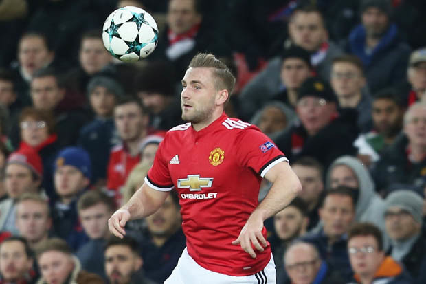 Góc Man United: Đứng thẳng lên Luke Shaw!