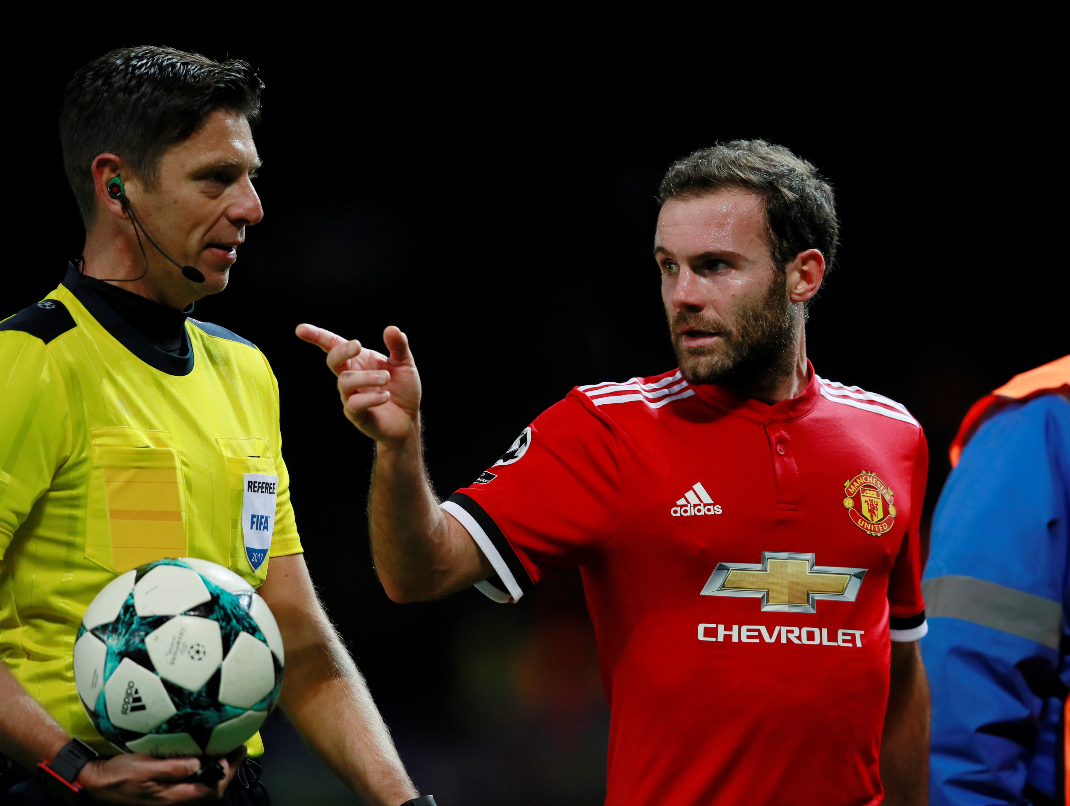 Ảnh bài viết Juan Mata khiến hàng thủ CSKA Moscow rối loạn