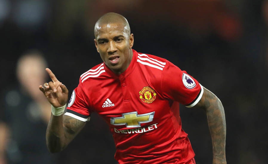 Ảnh bài viết Young cạnh tranh De Bruyne cho danh hiệu Cầu thủ hay nhất tháng 11