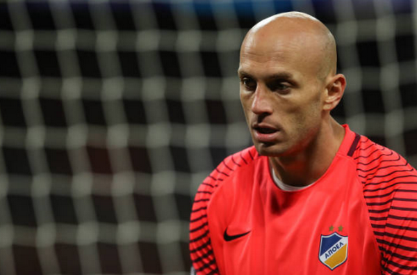 Thủ môn APOEL thất thần vì Tottenham quá 'khủng khiếp'