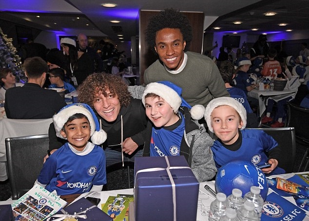 Ảnh bài viết Dàn sao Chelsea mang giáng sinh ấm áp đến với NHM