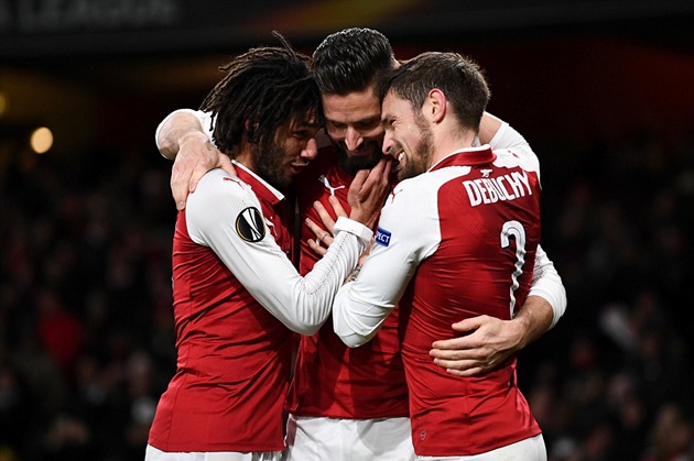 Thua Man Utd, Arsenal trút giận lên BATE Borisov với một "set tennis"