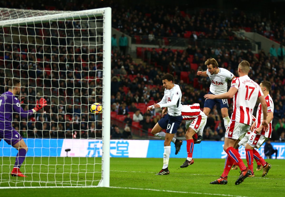 Ảnh bài viết Harry Kane ghi bàn như huyền thoại, Spurs hủy diệt Stoke City