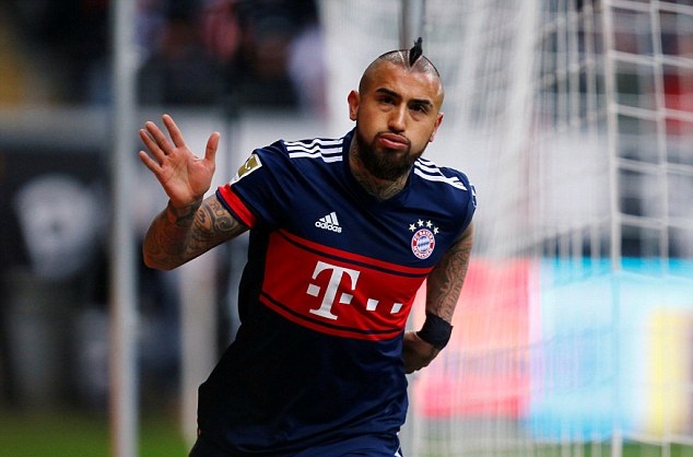Hạ Frankfurt, Bayern CHÍNH THỨC vô địch lượt đi Bundesliga