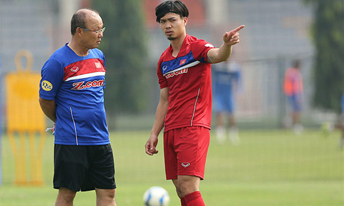 Ảnh bài viết “Ông mai” Park Hang-seo và hai chàng trai may mắn