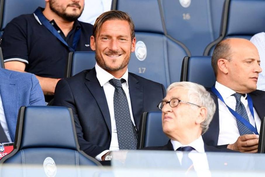 Totti 'giả tạo' sau buổi lễ bốc thăm Champions League