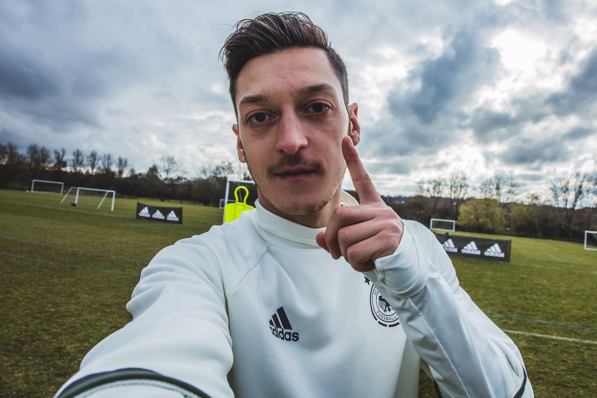 Ảnh bài viết Arsenal và cơ hội cuối giữ chân Mesut Ozil: Vấn đề chỉ là tiền?